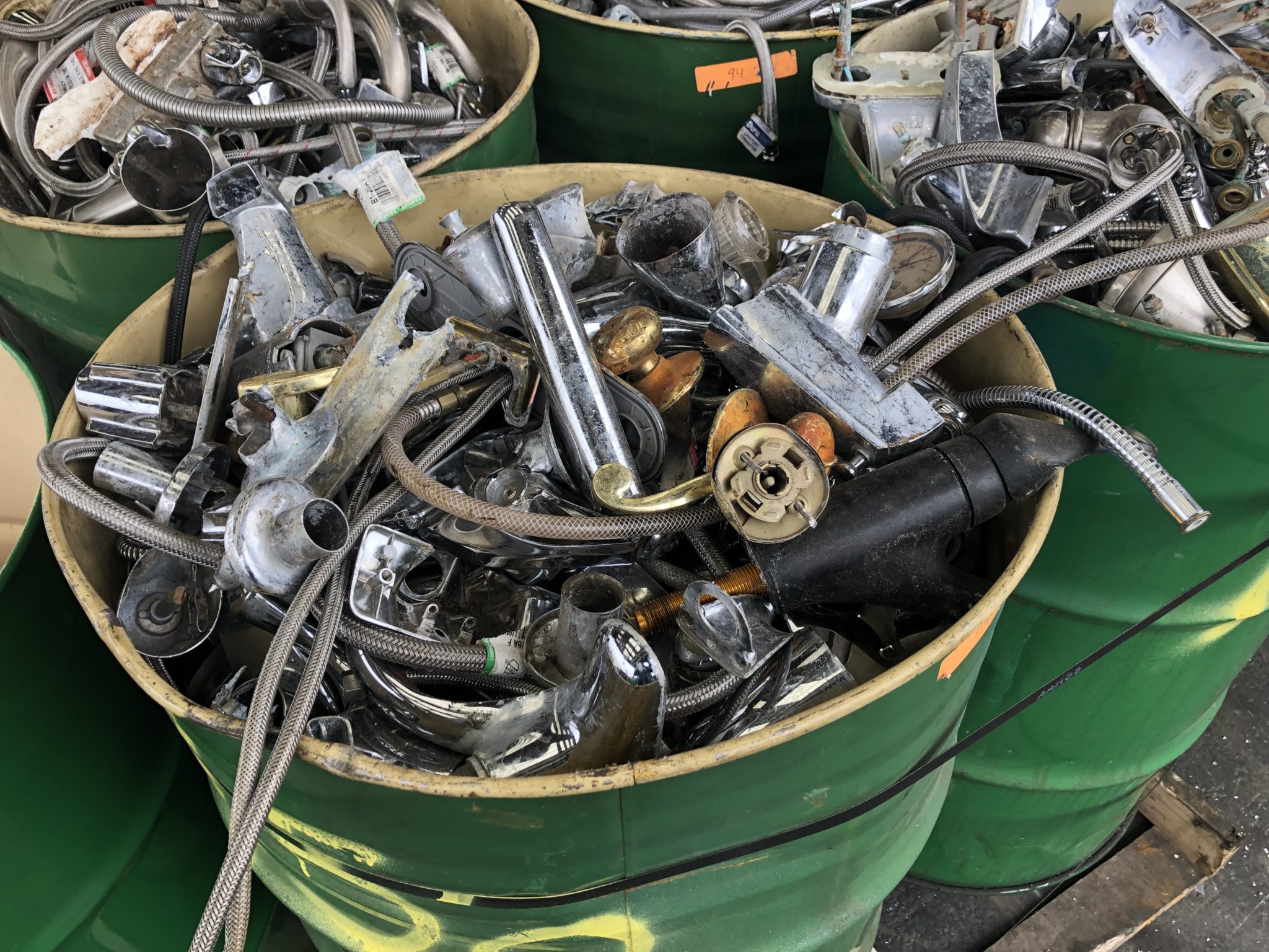 https://rockawayrecycling.com/wp-content/uploads/2019/04/Dirty-Brass-Faucets.jpg
